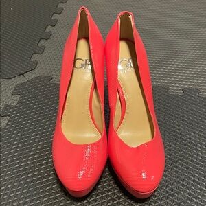 NWT Gianni Bini Salmon colored - High Heel Pumps size 8M